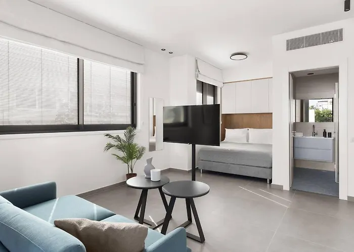 Luxury Studio Beach Flat 526